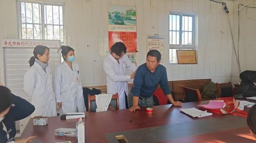 我校博硕实践团赴山东寿光乡村义诊，中医药服务暖民心