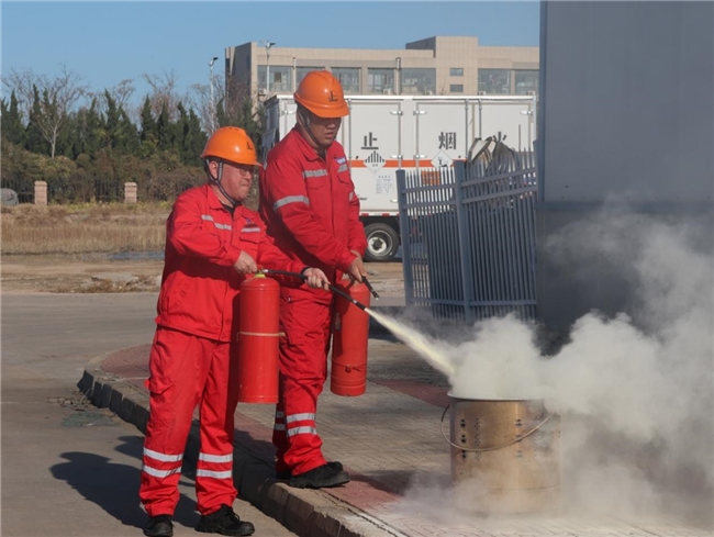 以演筑防，以练促安：航务公司成功开展消防应急演练