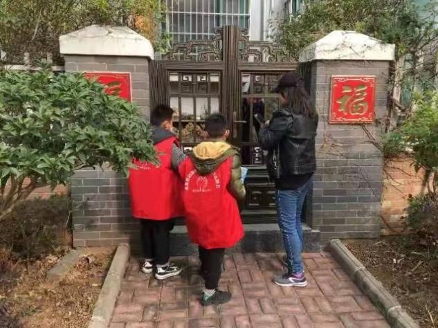 “垃圾分类宣传月”火热开展 深入小区引领绿色新风尚